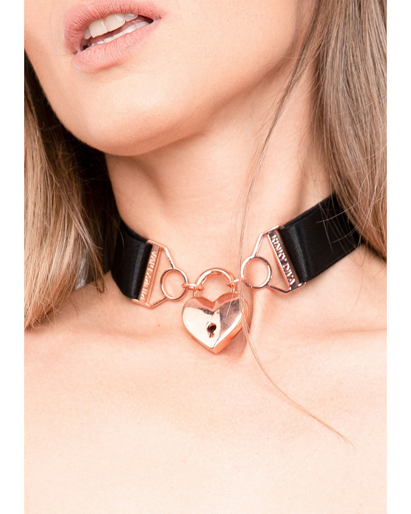 Tour de Cou Coeur avec Cadenas Chaîne Harness Couture Noir 