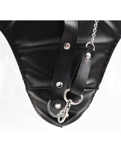 String en simili avec laisse 