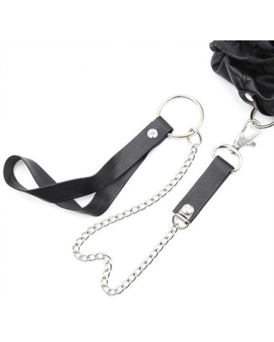 String en simili avec laisse 